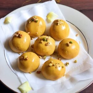 Besan Ke Laddu